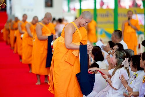 ภาพ No.227816:วันเสาร์ที่ 31 พฤษภาคม พ.ศ.2568 พิธีถวายผ้าไตรแด่สามเณรผู้เข้ารับการอุปสมบท , พิธีอุปสมบทสามเณรเตรียม DCI วัดพระธรรมกาย จ.ปทุมธานี