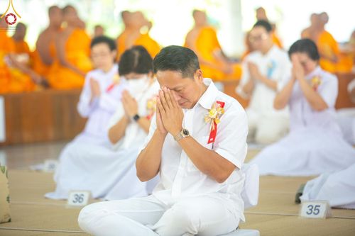 ภาพ No.205798:พิธีสวดพระพุทธมนต์ และถวายภัตตาหารเมนูสวรรค์แด่พระภิกษุ สามเณร วันจันทร์ที่ 3 กุมภาพันธ์ พ.ศ. 2568 ณ หอฉันคุณยายอาจารย์ฯ วัดพระธรรมกาย