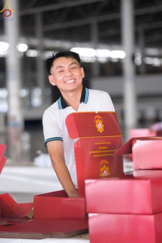 ภาพ No.210990:วันที่ 15 มีนาคม พ.ศ. 2568  บุญบรรจุกล่องไทยธรรม เพื่อถวายแด่พระสังฆาธิการ 40,000 กว่าวัดทั่วไทย ในวันคุ้มครองโลก 22 เมษายน พ.ศ. 2568