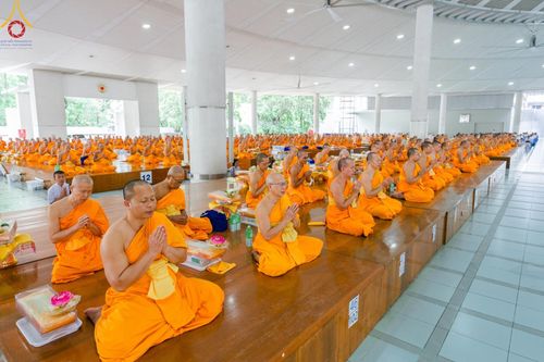 ภาพ No.153081:พิธีถวายภัตตาหารเมนูสวรรค์ ในพรรษาแห่งการเข้าถึงธรรม วันอังคารที่ 10 กันยายน พ.ศ. 2567 ครบรอบ 24 ปี วันละสังขาร คุณยายอาจารย์มหารัตนอุบาสิกาจันทร์ ขนนกยูง ณ หอฉันคุณยายอาจารย์ฯ วัดพระธรรมกาย