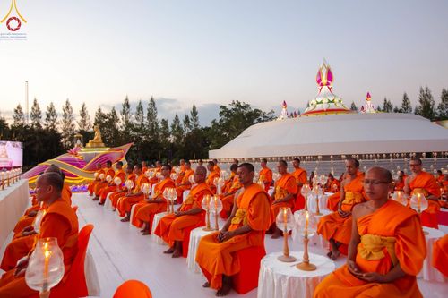 ภาพ No.192752:พิธีจุดประทีปถวายเป็นพุทธบูชา และบูชาธรรมมหาปูชนียาจารย์ ณ อนุสรณ์สถานคลองบางนางแท่น อ.สามพราน จ.นครปฐม ในโครงการธรรมยาตรา กตัญญูบูชา มหาปูชนียาจารย์ พระมงคลเทพมุนี(สด จนฺทสโร) พระผู้ปราบมาร อนุสรณ์สถาน 7 แห่ง ปีที่ 13 วันที่ 10 มกราคม พ.ศ. 2568