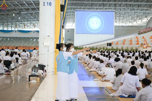 ภาพ No.86955:พิธีตักบาตร , พิธีบูชาข้าวพระ , พิธีจุดเทียนใจ ไฟนิรันดร์ อนันตชัย ในวันอาทิตย์ต้นเดือน 3 กันยายน พ.ศ. 2566 ณ วัดพระธรรมกาย