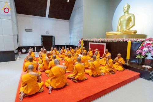 ภาพ No.244899:วันเสาร์ที่ 6 กันยายน พ.ศ. 2568 พิธีถวายบาตร บรรพชา อุปสมบทของนาคธรรมทายาท โครงการอุปสมบทหมู่บูชาธรรมครบรอบ 108 ปี  วันครูผู้ค้นพบวิชชาธรรมกาย ณ โบสถ์พระไตรปิฎก วัดพระธรรมกาย