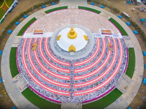 ภาพ No.118582:พิธีตักบาตรพระธรรมยาตรา ปีที่ 12 ณ อนุสรณ์สถานลำดับที่ 5 สถานที่เผยแผ่วิชชาธรรมกายครั้งแรก อนุสรณ์สถานบางปลา จ.นครปฐม วันที่ 25 มกราคม พ.ศ. 2567