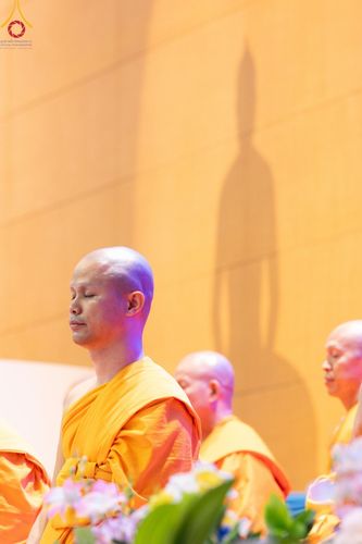 ภาพ No.136680:พิธีตักบาตร พิธีบูชาข้าวพระ ในวันอาทิตย์ต้นเดือนที่ 5 พฤษภาคม พ.ศ. 2567 ณ วัดพระธรรมกาย จ.ปทุมธานี