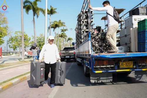 ภาพ No.185690:V.47 เบื้องหลังของเบื้องหน้า งานตักบาตรพระ 10,000 รูป ณ จ.กาญจนบุรี วันที่ 20-21 ธันวาคม พ.ศ. 2567