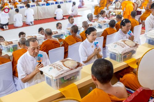 ภาพ No.230271:วันเสาร์ที่ 28 มิถุนายน พ.ศ. 2568 พิธีถวายสังฆทาน 323 วัด 4 จังหวัดชายแดนใต้ ปีที่ 21 ครั้งที่ 178 พิธีมอบกองทุนหนุนแรงใจช่วยครูใต้ ปีที่ 18 ครั้งที่ 142 ณ ศูนย์อบรมเยาวชนจังหวัดปัตตานี