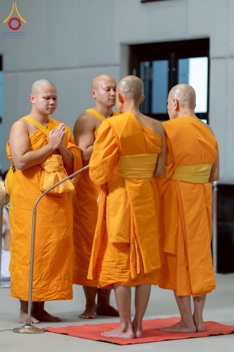 ภาพ No.223856:วันอาทิตย์ที่ 11 พฤษภาคม พ.ศ. 2568 พิธีอุปสมบทสามเณรเปรียญธรรมอุปสมบทอุทิศชีวิต 9 รูป อุบาสก 1 ท่าน ณ อุโบสถพระไตรปิฏกวัดพระธรรมกาย