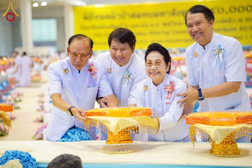 ภาพ No.215505:วันอาทิตย์ต้นเดือนที่ 6 เมษายน พ.ศ. 2568 ขบวนอัญเชิญผ้าป่าสมทบ มหาสังฆทาน 40,000 กว่าวัดทั่วประเทศ ณ สภาธรรมกายสากล วัดพระธรรมกาย