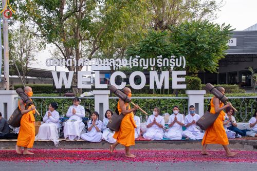ภาพ No.120131:พิธีต้อนรับพระธรรมยาตรา ในโครงการธรรมยาตรา กตัญญูบูชา มหาปูชนียาจารย์ พระมงคลเทพมุนี(สด จนฺทสโร) พระผู้ปราบมาร อนุสรณ์สถาน 7 แห่ง ปีที่ 12 วันที่ 28 มกราคม พ.ศ. 2567 ณ วัดพระธรรมกาย จ.ปทุมธานี
