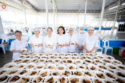 ภาพ No.159290:พิธีบูชาข้าวพระ ในวันอาทิตย์ต้นเดือน วันที่ 6 ตุลาคม พ.ศ. 2567 ณ สภาธรรมกายสากล วัดพระธรรมกาย