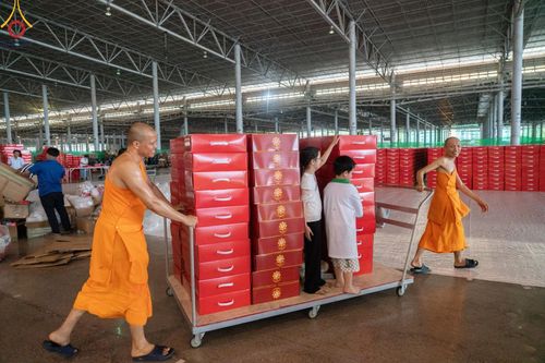 ภาพ No.212141:วันจันทร์ที่ 17 มีนาคม พ.ศ. 2568 บุญบรรจุกล่องไทยธรรม เพื่อถวายแด่พระสังฆาธิการ 40,000 กว่าวัดทั่วไทย ในวันคุ้มครองโลก 22 เมษายน พ.ศ. 2568 ณ บ้านแก้วเรือนทองคุณยายฯ วัดพระธรรมกาย