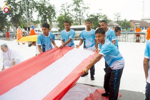 ภาพ No.226194:วันอาทิตย์ที่ 25 พฤษภาคม พ.ศ. 2568 พิธีตักบาตรพระ 1,000 รูปเมืองตรัง ครบรอบ 110 ปี เมืองทับเที่ยง ถวายเป็นพุทธบูชา ถวายเป็นพระราชกุศลแด่รัชกาลที่ 10 และอุทิศส่วนกุศลแด่อดีตเจ้าเมืองตรัง และบรรพบุรุษ ณ บริเวณหน้าศาลากลางจังหวัดตรัง ถนนพระราม 6