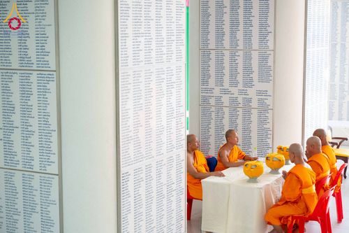 ภาพ No.277842:วันเสาร์ที่ 6 ธันวาคม พ.ศ. 2568 พิธีบรรพชาอุปสมบทและพิธีถวายบาตร โครงการอุปสมบทบูชาธรรมมหาปูชนียาจารย์ ประจำปี พ.ศ.2568 โครงการบวชพระนานาชาติ AEC และ WAB รุ่น CEO (นักบริหาร) รุ่นที่ 5 ณ มหาธรรมกายเจดีย์ วัดพระธรรมกาย