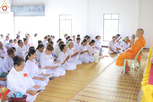 ภาพ No.158389:โครงการอบรมอุบาสก อุบาสิกาแก้ว  ตัวแทนทอดกฐิน 30,000 วัด ทั่วไทย บูชาธรรม 80 ปี หลวงพ่อธัมมชโย ระหว่างวันที่ 20-22 กันยายน พ.ศ. 2567 ณ จังหวัดบุรีรัมย์ รุ่นที่ 3