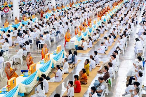ภาพ No.185368:พิธีถวายมหาสังฆทาน 1,000 วัด ในวาระอายุวัฒนมงคล 84 ปี หลวงพ่อทัตตชีโว วันอาทิตย์ที่ 22 ธันวาคม พ.ศ. 2567 ณ สภาธรรมกายสากล วัดพระธรรมกาย
