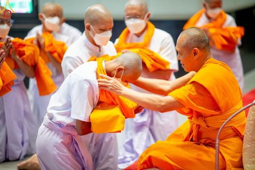 ภาพ No.141449:พิธีบรรพชาอุปสมบท โครงการอุปสมบทหมู่รุ่นผู้บริหาร รุ่นที่ 14 โครงการอุปสมบทหมู่ธรรมทายาท ระดับอุดมศึกษา รุ่นที่ 51 ภาคฤดูฝน ณ โบสถ์พระไตรปิฎก วัดพระธรรมกาย ในวันเสาร์ที่ 15 มิถุนายน พ.ศ. 2567