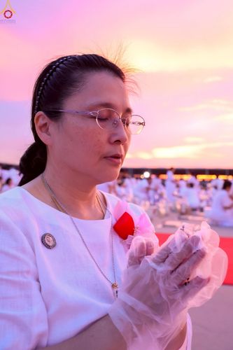 ภาพ No.253009:วันที่ 10 ตุลาคม พ.ศ. 2568 พิธีปลูกต้นทรัพย์บานชื่น ณ ลานธรรม วัดพระธรรมกาย