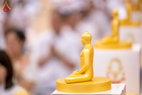 ภาพ No.60060:พิธีเจริญพระพุทธมนต์ "ฉลองอายุวัฒนมงคล 80 ปี หลวงพ่อธัมมชโย" พิธีถวายไทยธรรม คณะสงฆ์ 10,000 กว่าวัดทั่วประเทศ ในวันคุ้มครองโลก วันจันทร์ที่ 22 เมษายน พ.ศ. 2567 ณ สภาธรรมกายสากล วัดพระธรรมกาย จ.ปทุมธานี