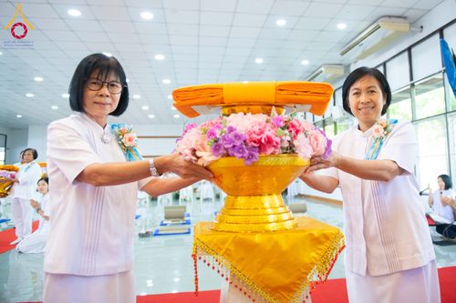 ภาพ No.278409:วันพุธที่ 10 ธันวาคม พ.ศ.2568  พิธีทอดผ้าป่าเพื่อสนับสนุนโครงการตักบาตรพระ 10,000 รูป เมืองกาญจนบุรี ณ อาคารปลูกศรัทธา วัดพระธรรมกาย