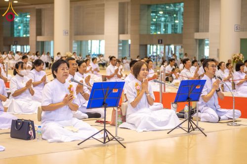 ภาพ No.325657:วันที่ 26 เมษายน พ.ศ.2569 กิจกรรมงานบุญวันอาทิตย์ สาธุชนปฏิบัติธรรมร่วมกัน ณ ห้องแก้วสารพัด 1 วัดพระธรรมกาย ปทุมธานี