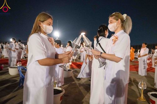 ภาพ No.90307:พิธีจุดประทีป 20,000 ดวง บูชาพระมหาธรรมกายเจดีย์ และบูชาพระมงคลเทพมุนี(สด จนฺทสโร) พระผู้ปราบมาร วันอังคารที่ 10 ตุลาคม พ.ศ. 2566 ณ ลานธรรมพระมหาธรรมกายเจดีย์ วัดพระธรรมกาย จ.ปทุมธานี