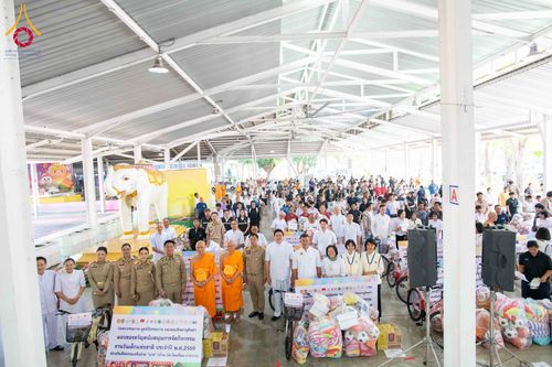 ภาพ No.290991:วันจันทร์ที่ 5 มกราคม พ.ศ. 2569  วัดพระธรรมกาย มูลนิธิธรรมกาย  จัดพิธีมอบของขวัญสนับสนุนการจัดกิจกรรมงานวันเด็กแห่งชาติ ประจำปี พ.ศ. 2569 ให้แก่องค์กรภาคีเครือข่ายกว่า 200 องค์กร ณ วัดพระธรรมกาย อ.คลองหลวง จ.ปทุมธานี