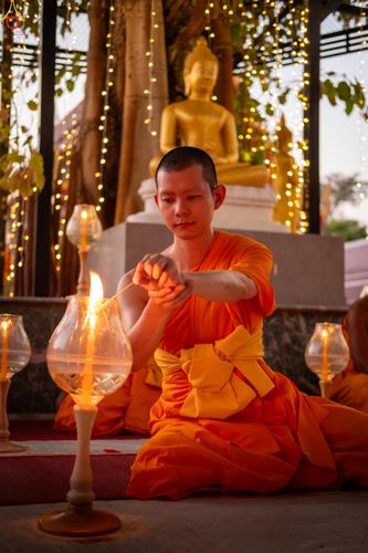 ภาพ No.294028:วันที่ 13 มกราคม พ.ศ. 2569 พิธีจุดประทีปถวายเป็นพุทธบูชา และบูชาธรรมมหาปูชนียาจารย์  (ภาพชุดที่ 2) ณ วัดสองพี่น้อง ต.ต้นตาล อ.สองพี่น้อง จ.สุพรรณบุรี ในโครงการธรรมยาตรา กตัญญูบูชา มหาปูชนียาจารย์ พระมงคลเทพมุนี(สด จนฺทสโร) พระผู้ปราบมาร อนุสรณ์สถาน 7 แห่