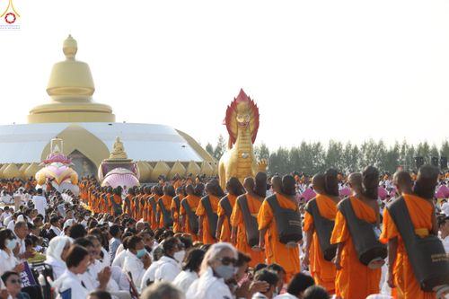 ภาพ No.299706:วันที่ 18 มกราคม พ.ศ. 2569 พิธีต้อนรับพระธรรมยาตรา (ภาพชุดที่ 2) ณ อนุสรณ์สถานลำดับที่ 5  สถานที่เผยแผ่วิชชาธรรมกายครั้งแรก อนุสรณ์สถานบางปลา วัดบางปลา อำเภอบางเลน จังหวัดนครปฐม ในโครงการธรรมยาตรา กตัญญูบูชา มหาปูชนียาจารย์ พระมงคลเทพมุนี(สด จนฺทสโร) พระ