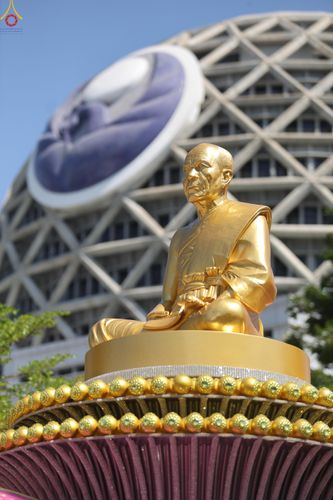 ภาพ No.304626:วันที่ 25 มกราคม พ.ศ. 2569 พิธีต้อนรับพระธรรมยาตรา (ภาพชุดที่ 2) รร.สามัคคีราษฏร์บำรุง-วัดพระธรรมกาย ในโครงการธรรมยาตรา กตัญญูบูชา มหาปูชนียาจารย์ พระมงคลเทพมุนี(สด จนฺทสโร) พระผู้ปราบมาร อนุสรณ์สถาน 7 แห่ง ปีที่ 14