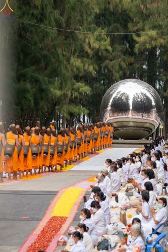 ภาพ No.69058:พิธีต้อนรับพระธรรมยาตรา ในโครงการธรรมยาตรากตัญญูบูชา มหาปูชนียาจารย์ พระมงคลเทพมุนี(สด จนฺทสโร) พระผู้ปราบมาร อนุสรณ์สถาน 7 แห่ง ปีที่ 11 วันที่ 3 มกราคม พ.ศ. 2566 ณ อนุสรณ์สถานมหาวิหารพระมงคลเทพมุนี จ.สุพรรณบุรี