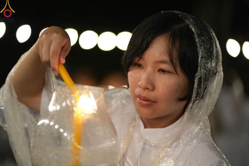 ภาพ No.89315:พิธีประดิษฐานรูปหล่อทองคำ  คุณยายอาจารย์มหารัตนอุบาสิกาจันทร์ ขนนกยูง ภายในมหาวิหารคุณยายอาจารย์ฯ เนื่องในวันครูผู้ค้นพบวิชชาธรรมกาย วันศุกร์ที่ 29 กันยายน พ.ศ. 2566 ณ วัดพระธรรมกาย จ.ปทุมธานี