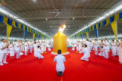ภาพ No.342838:วันอาทิตย์ที่ 9 สิงหาคม พ.ศ.2569 พิธีจุดเทียนใจ ไฟนิรันดร์ อนันตชัย ณ รัตนบัลลังก์ วัดพระธรรมกาย