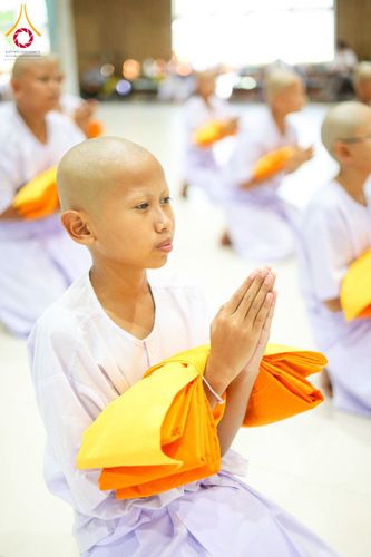 ภาพ No.317507:วันอาทิตย์ ที่ 29 มีนาคม พ.ศ.2569  พิธีปลงผม , พิธีขอขมามอบบาตรและผ้าไตร , พิธีบรรพชา ณ ศูนย์ปฏิบัติธรรมสมุทรปราการ จำนวน 42 รูป