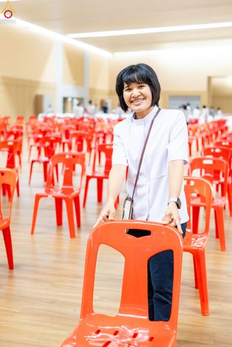 ภาพ No.322784:วันที่ 15-18 เมษายน พ.ศ.2569 การเเตรียมโต๊ะฉัน , เตรียมจุดพักค้าง , เรียงเก้าอี้ , เรียงกล่องไทยธรรม  เพื่องานถวายมหาสังฆทาน 40,000 กว่าวัดทั่วประเทศ วันคุ้มครองโลก 22 เมษายน พ.ศ.2569 วัดพระธรรมกาย