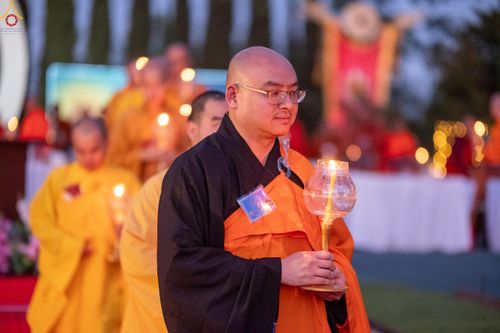 ภาพ No.332777:วันอาทิตย์ที่ 31 พฤษภาคม พ.ศ. 2569 วันวิสาขบูชา ณ วัดพระธรรมกายแคลิฟอร์เนีย  ประเทศสหรัฐอเมริกา