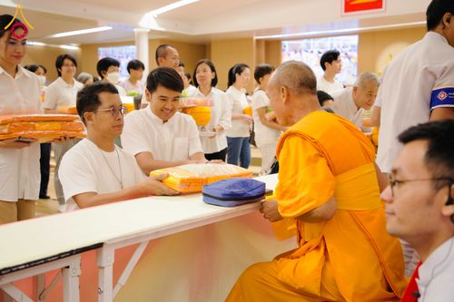 ภาพ No.313676:วันอาทิตย์ที่ 15 มีนาคม พ.ศ. 2569 พิธีร่วมบุญบรรพชาสามเณร 5000 รูป ณ ห้องแก้วสารพัดนึก 2 สภาธรรมกายสากล วัดพระธรรมกาย