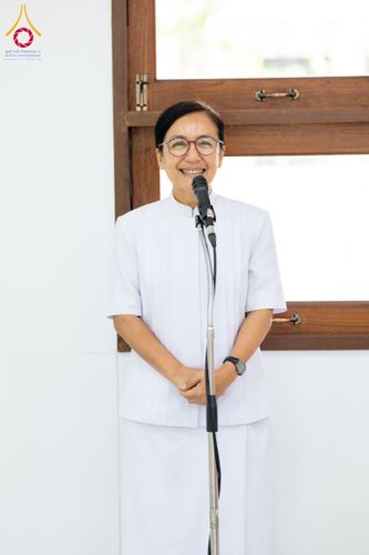ภาพ No.327525:วันศุกร์ที่ 1 พฤษภาคม พ.ศ. 2569 รวมใจพสกนิกรชาวอำเภอคลองหลวง ประดิษฐ์ดอกไม้จันทน์ เพื่อใช้ในพิธีถวายดอกไม้จันทน์ในงานพระราชพิธีถวายพระเพลิงพระบรมศพ สมเด็จพระนางเจ้าสิริกิติ์ พระบรมราชินีนาถ พระบรมราชชนนีพันปีหลวง ณ วัดพระธรรมกาย