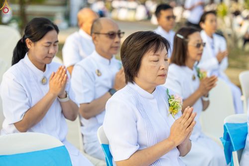 ภาพ No.294445:วันที่ 14 มกราคม พ.ศ. 2569 พิธีตักบาตรพระธรรมยาตรา ณ วัดสองพี่น้อง ต.ต้นตาล อ.สองพี่น้อง จ.สุพรรณบุรี ในโครงการธรรมยาตรา กตัญญูบูชา มหาปูชนียาจารย์ พระมงคลเทพมุนี(สด จนฺทสโร) พระผู้ปราบมาร อนุสรณ์สถาน 7 แห่ง ปีที่ 14