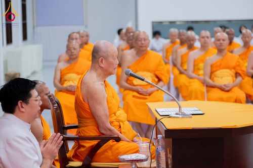 ภาพ No.294294:วันอาทิตย์ที่ 14 ธันวาคม พ.ศ.2568 พิธีเจริญพระพุทธมนต์สมโภชดวงแก้วลูกนิมิตเอก และดวงแก้วนิมิตปฏิบัติธรรม อัญเชิญประดิษฐาน  ณ วัดพระธรรมกายในประเทศสหรัฐอเมริกาและประเทศเยอรมนี 7 แห่ง ณ อาคารปลูกศรัทธา 2 วัดพระธรรมกาย