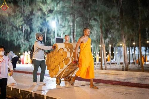 ภาพ No.105906:V.2 ทุ่มเท การเตรียมงาน เก็บงาน การรับบุญของเจ้าหน้าที่หน่วยงานต่างๆ เพื่อโครงการธรรมยาตรา กตัญญูบูชามหาปูชนียาจารย์ พระมงคลเทพมุนี (สด จนฺทสโร) พระผู้ปราบมาร อนุสรณ์สถาน 7 แห่ง ปีที่ 12 ระหว่างวันที่ 2 - 31 มกราคม พ.ศ.2567