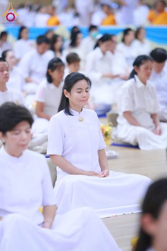 ภาพ No.310666:วันอาทิตย์ที่ 22 กุมภาพันธ์ พ.ศ. 2569 พิธีถวายโคมมาฆประทีป ณ ห้องแก้วสารพัดนึก 2 วัดพระธรรมกาย จ.ปทุมธานี