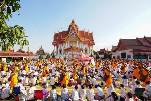 ภาพ No.72287:พิธีต้อนรับพระธรรมยาตรา ในโครงการธรรมยาตรากตัญญูบูชา มหาปูชนียาจารย์ พระมงคลเทพมุนี(สด จนฺทสโร) พระผู้ปราบมาร อนุสรณ์สถาน 7 แห่ง ปีที่ 11 วันที่ 18 มกราคม พ.ศ. 2566 ณ อนุสรณ์สถานลำดับที่ 4 สถานที่เกิดด้วยกายธรรม วัดโบสถ์ (บน) บางคูเวียง อ.บางกรวย จ.นนทบุ