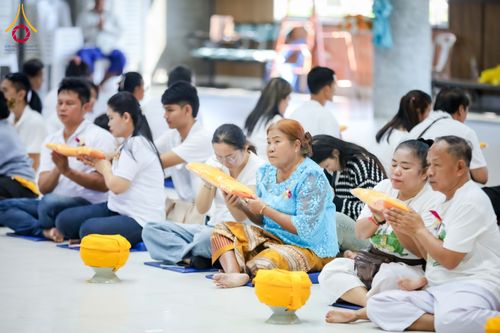 ภาพ No.317465:วันอาทิตย์ ที่ 29 มีนาคม พ.ศ.2569  พิธีปลงผม , พิธีขอขมามอบบาตรและผ้าไตร , พิธีบรรพชา ณ ศูนย์ปฏิบัติธรรมสมุทรปราการ จำนวน 42 รูป