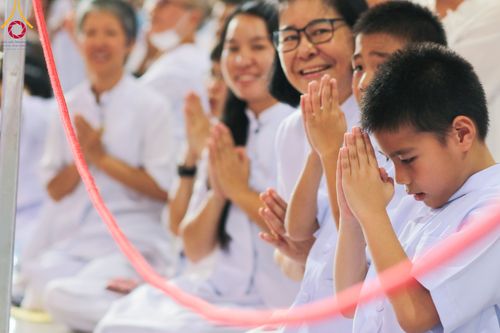 ภาพ No.92280:พิธีทอดกฐินธรรมชัยเพื่อสร้างอาคาร 115 ปี คุณยายอาจารย์มหารัตนอุบาสิกาจันทร์ ขนนกยูง อาทิตย์ต้นเดือนที่ 5 พฤศจิกายน พ.ศ. 2566 ณ วัดพระธรรมกาย จ.ปทุมธานี