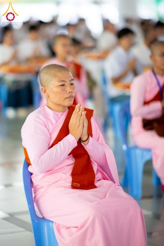 ภาพ No.326732:วันที่ 1 พฤษภาคม พ.ศ.2569 พิธีบุพเปตพลี ครั้งที่ 181 ร่วมอุทิศบุญแด่หมู่ญาติที่ล่วงลับไปแล้ว และสืบทอดอายุพระพุทธศาสนา ณ หอฉันคุณยายอาจารย์ฯ วัดพระธรรมกาย