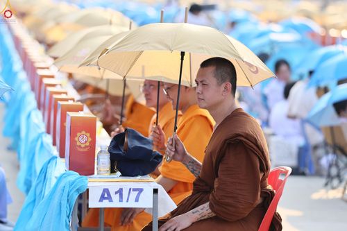 ภาพ No.323981:วันที่ 22 เมษายน พ.ศ.2569 (วันคุ้มครองโลก) พิธีถวายมหาสังฆทาน 40,000 กว่าวัดทั่วประเทศ ณ ลานธรรม พระมหาธรรมกายเจดีย์ วัดพระธรรมกาย