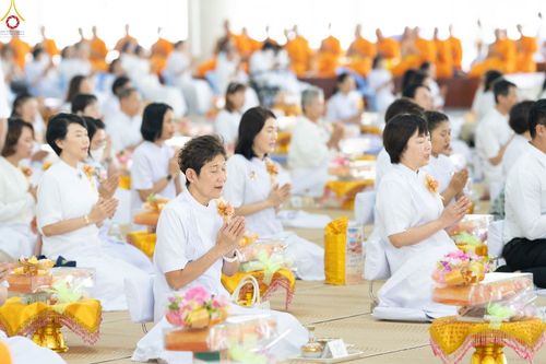 ภาพ No.348230:วันที่ 10 กันยายน พ.ศ.2569 พิธีสวดพระพุทธมนต์ และถวายภัตตาหารเป็นสังฆทาน เนื่องในวันครบ 26 ปี วันคล้ายละสังขาร คุณยายอาจารย์มหารัตนอุบาสิกาจันทร์ ขนนกยูง ณ หอฉันคุณยายอาจารย์ฯ วัดพระธรรมกาย
