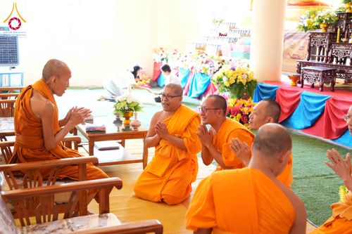 ภาพ No.323292:วันอาทิตย์ที่ 19 เมษายน พ.ศ. 2569 พิธีเจริญพระพุทธมนต์สมโภช “พระพุทธเมตตา” อัญเชิญพระบรมสารีริกธาตุ เพื่อบรรจุและประดิษฐาน ณ เกศมาลา “พระพุทธเมตตา” พระประธานในศาลาการเปรียญวัดหนองเต่า ณ วัดหนองเต่า ต.บึงพะไล อ.แก้งสนามนาง จ.นครราชสีมา