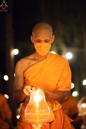 ภาพ No.69361:พิธีจุดประทีปถวายเป็นพุทธบูชา และบูชาธรรมมหาปูชนียาจารย์ ในโครงการธรรมยาตรากตัญญูบูชา มหาปูชนียาจารย์ พระมงคลเทพมุนี(สด จนฺทสโร) พระผู้ปราบมาร ปีที่ 11 ณ อนุสรณ์สถานมหาวิหารพระมงคลเทพมุนี อ.สองพี่น้อง จ.สุพรรณบุรี